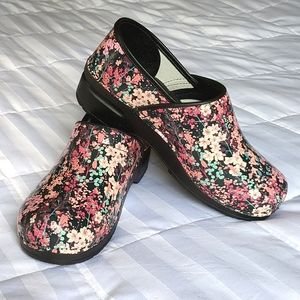 BJORK | NWT Professional "Josee" floral clogs | Swedish Comfort leather - 39/40